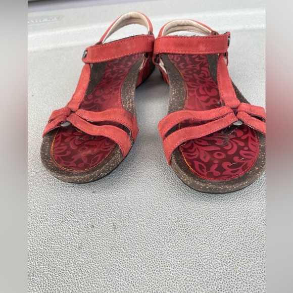 Teva Cork red Strappy leather Velcro close open toe sandal US 8 - Picture 5 of 9